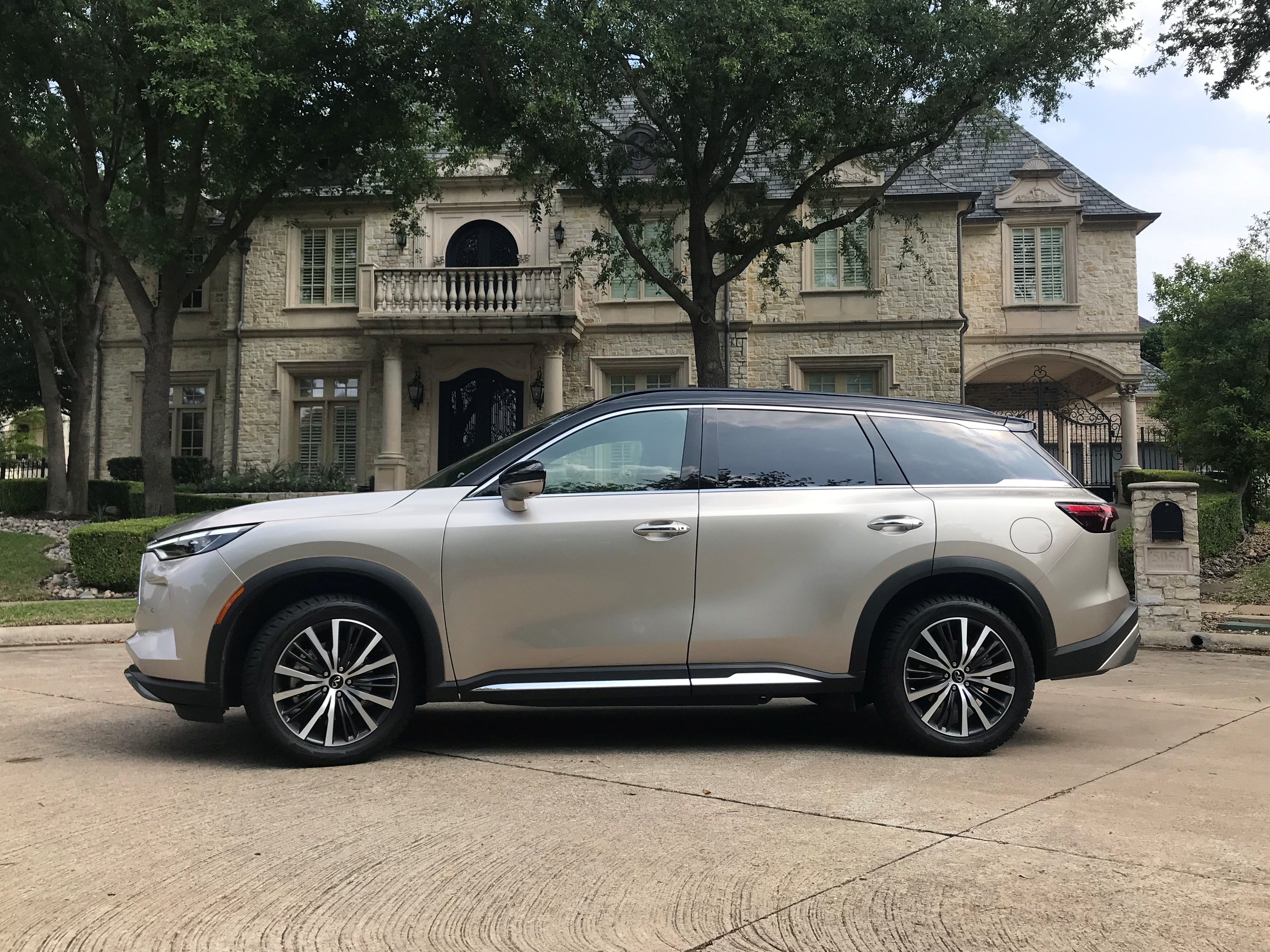 Tow in Refined Style With the 2023 INFINITI QX60 Autograph AWD