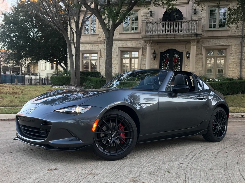 The 2023 Mazda MX-5 Miata Is Like a Retro Christmas Gift