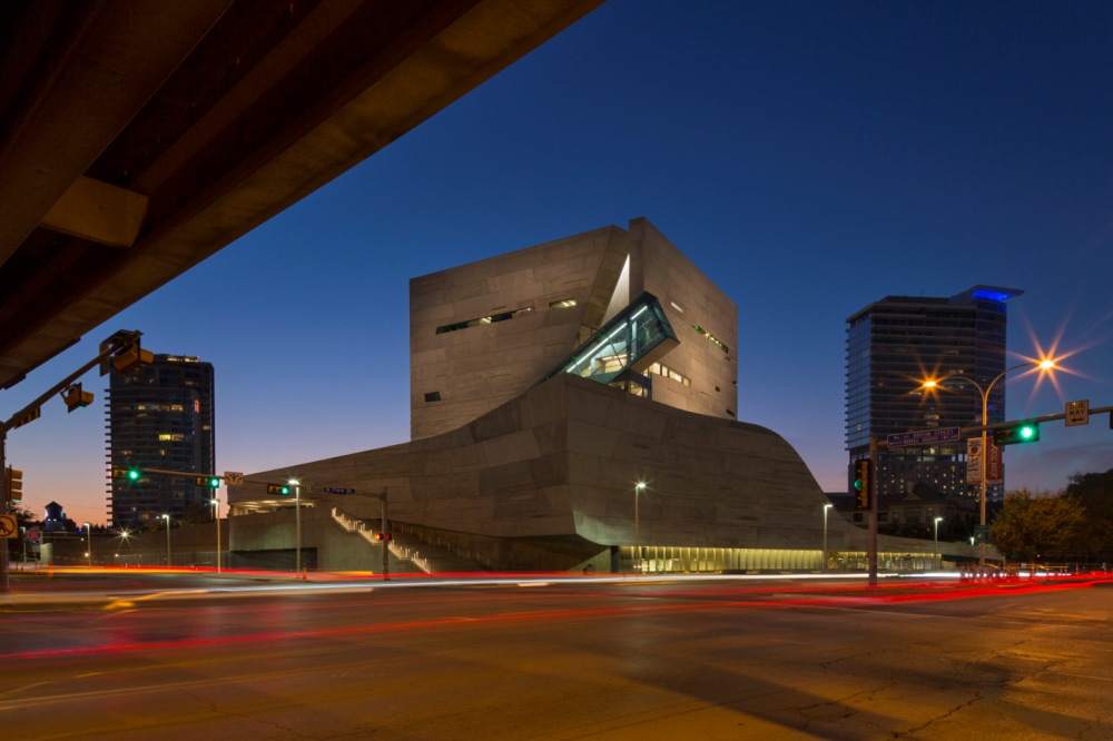 VIDEO: Perot Museum Hosts Thursdays on Tap